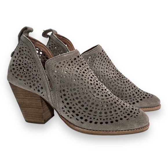 Jeffrey Campbell Ankle Boot Bootie Sz 8 Rosalee Suede Perforated Taupe Gray Heel - Picture 1 of 11